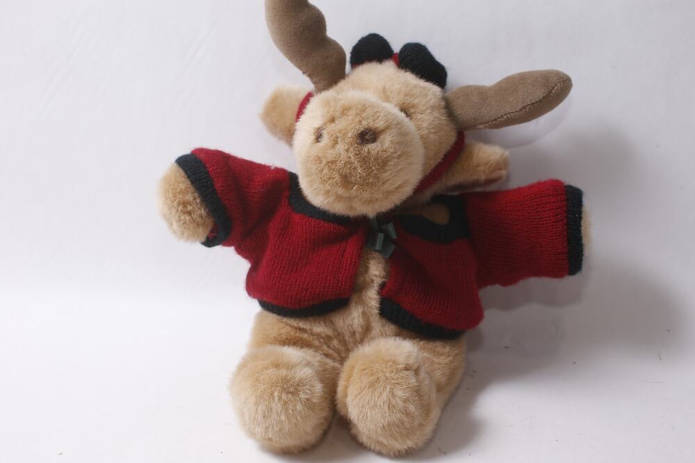 1990s Commonwealth Maxine the Moose Plush in Red Sweater ~ 260917-WH 810